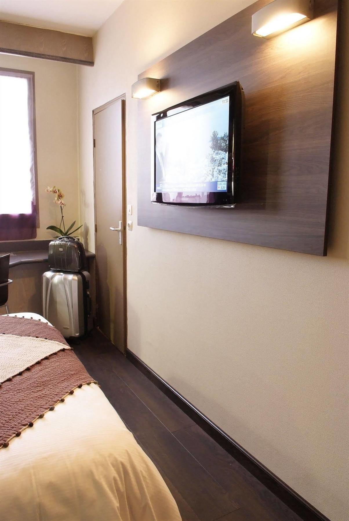 Hotel Gratte-Ciel Ariana Villeurbanne Buitenkant foto
